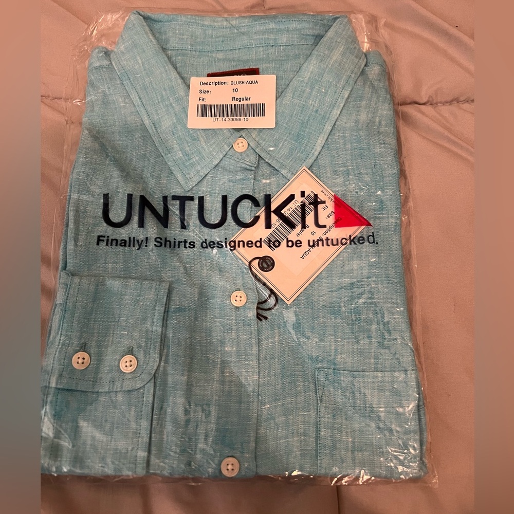 Untuckit Blush Aqua Button up NWT Size 10